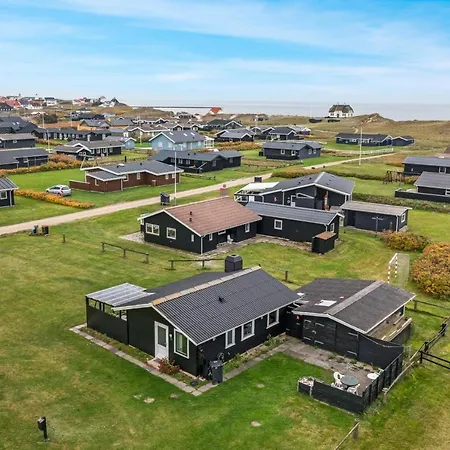 Holiday home Amazing In With 3 Bedrooms *