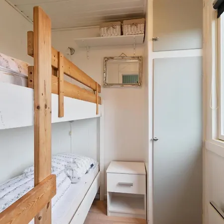 Amazing In With 3 Bedrooms Holiday home