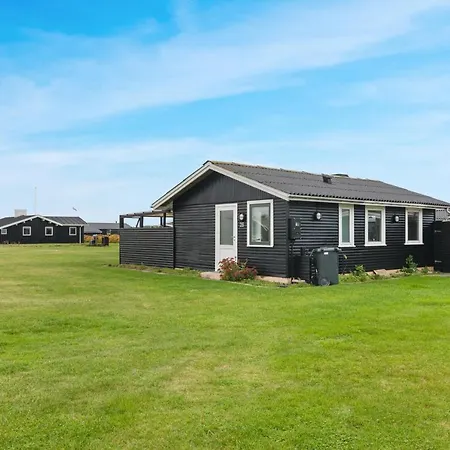 Amazing In With 3 Bedrooms Holiday home