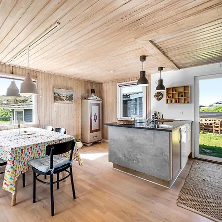Amazing In With 3 Bedrooms Holiday home